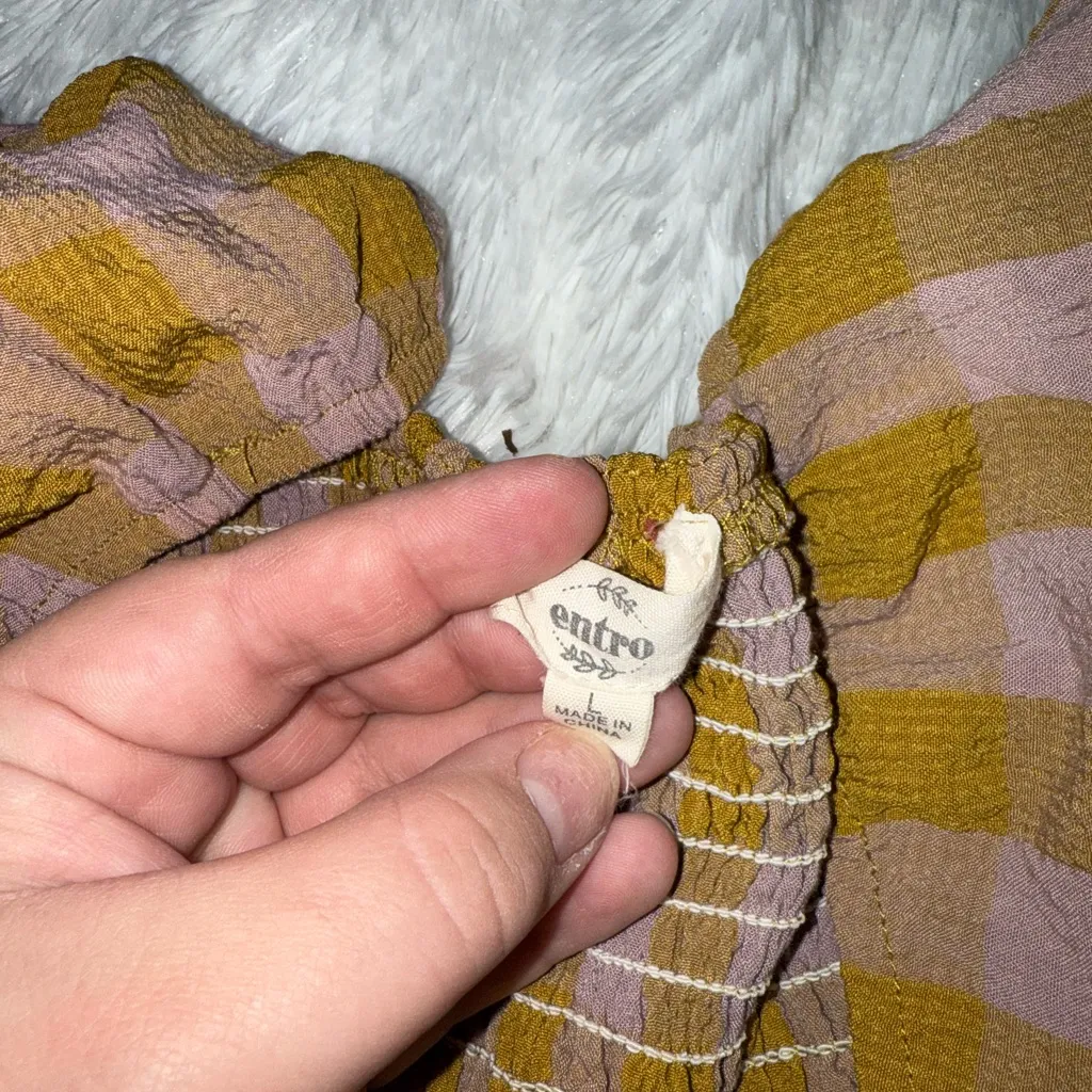 Entro Botique Checkered Plaid Print Babydoll Top size Large - Image 3