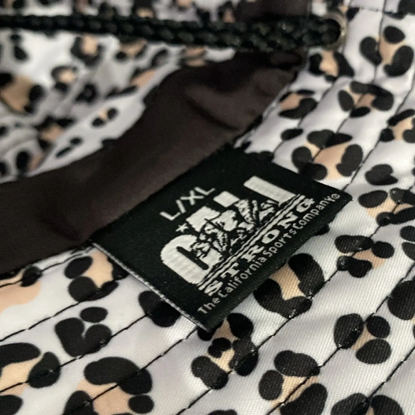 CALI STRONG Reversible Bucket Hat Leopard Print NEW Black - Image 5