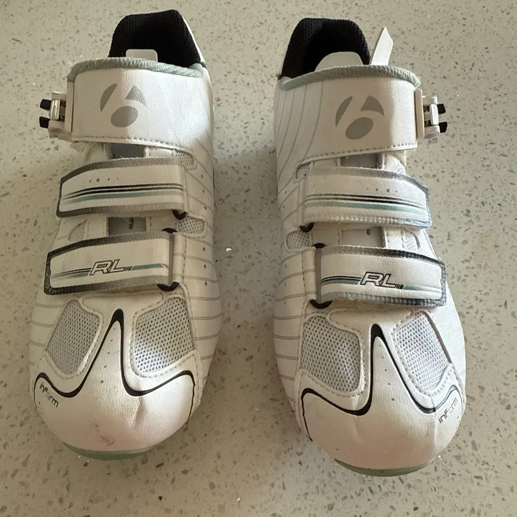 Bontrager White Cycling Shoes with Straps Black Size 5 - Image 2