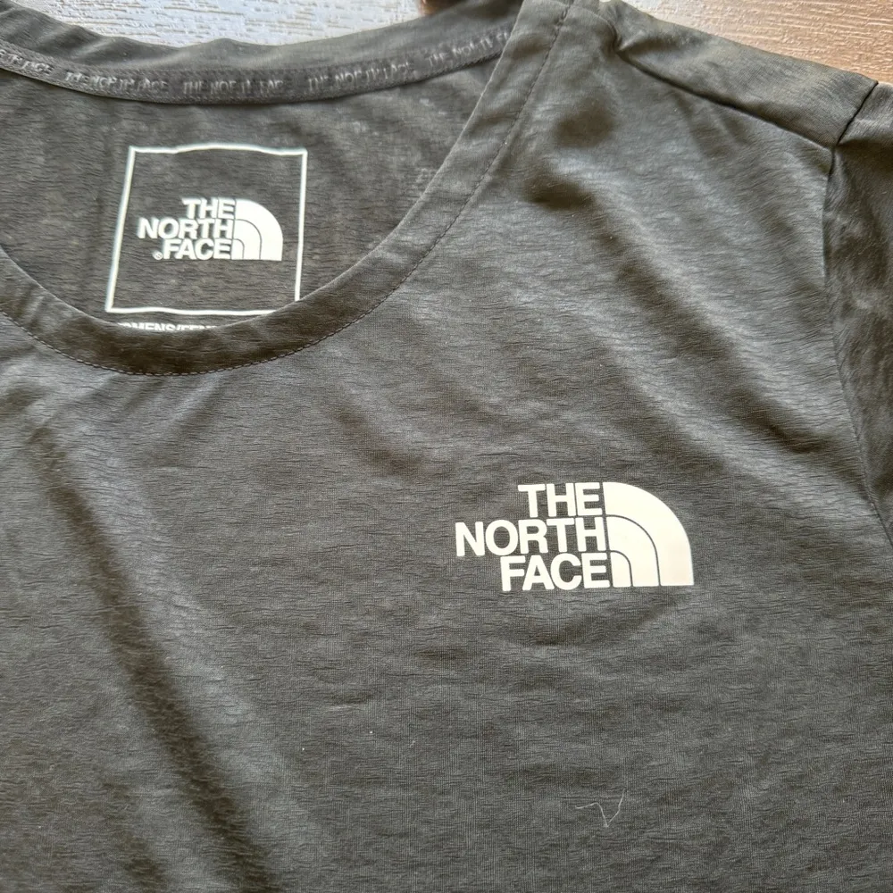 The North Face  women's sunriser short sleeve tee - Image 3