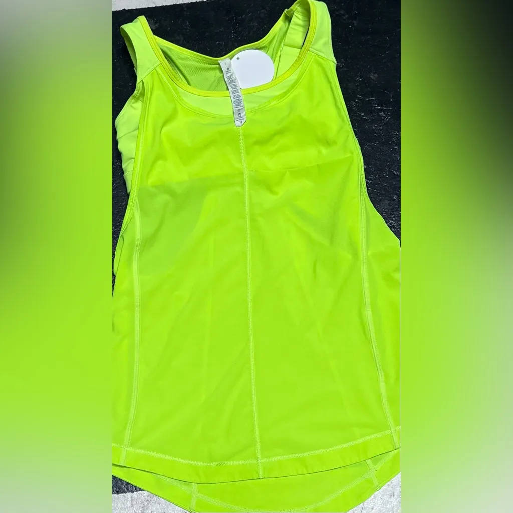 Lululemon Athletica Green Fitted Sleeveless Tank Top - Image 2
