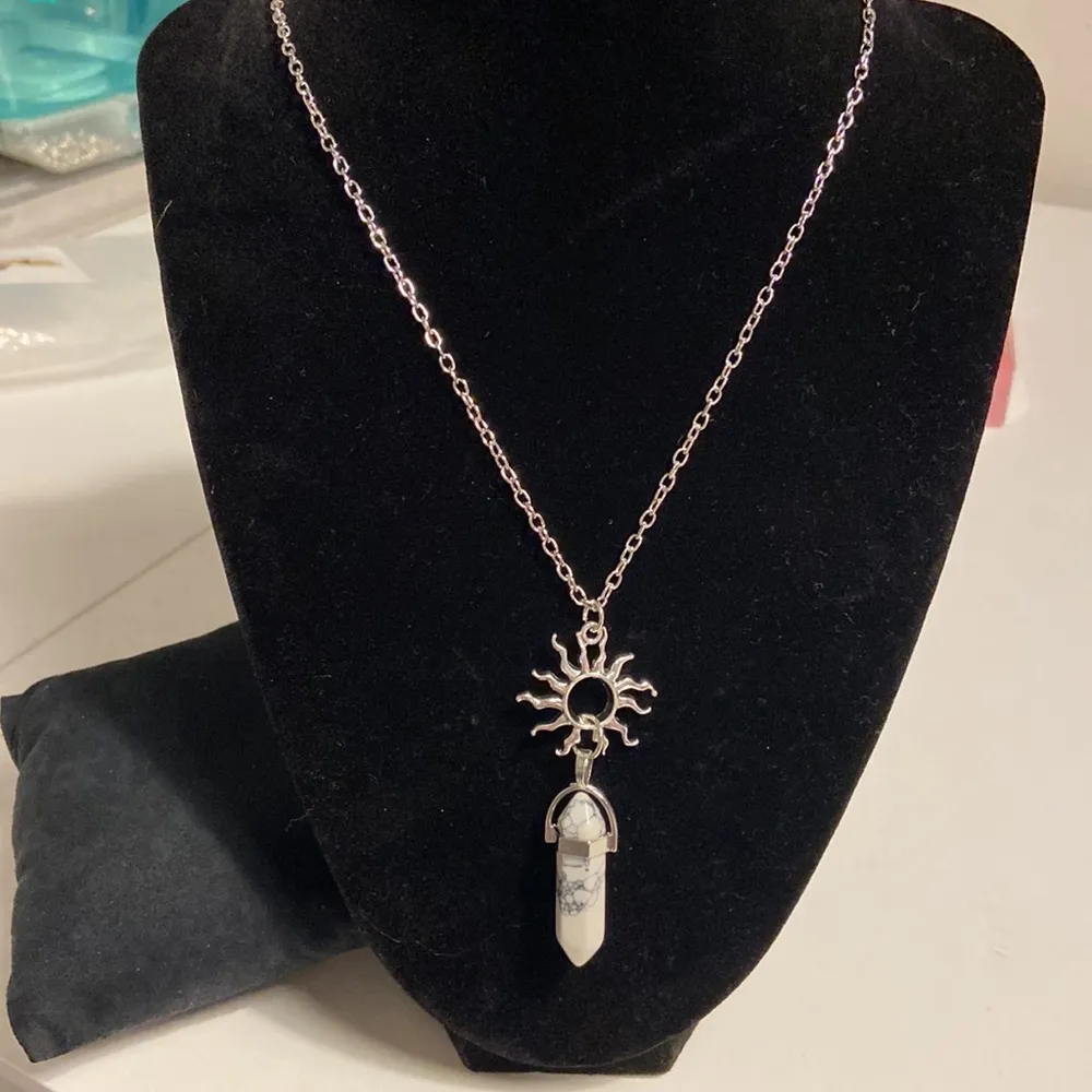 Howlite and sun necklace NWOT - Image 2