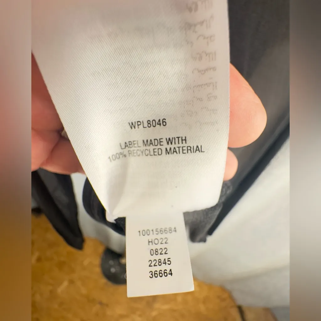 Bar III cropped crossover black long sleeve top. Size medium, like new! - Image 11