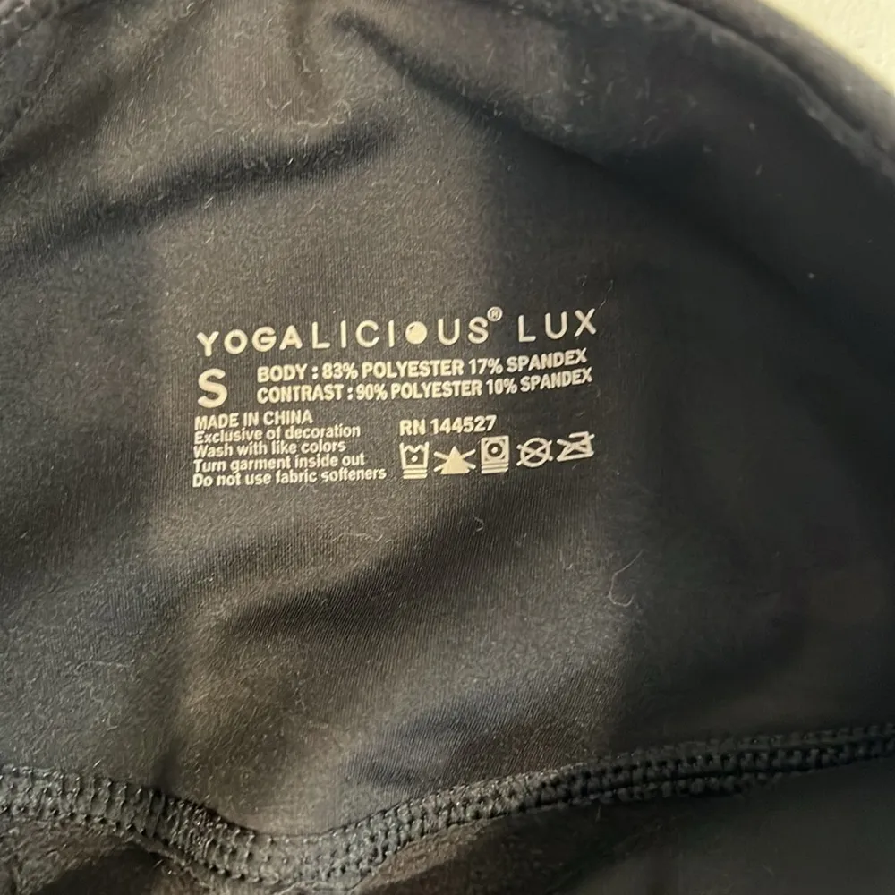 Yogalicious Black Camo Leggings Size Small EUC - Image 7