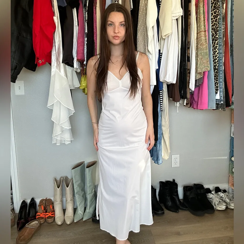 Vintage Vanity Fair White Maxi Slip Dress – Size 34 L/L (XS–S) - Image 3