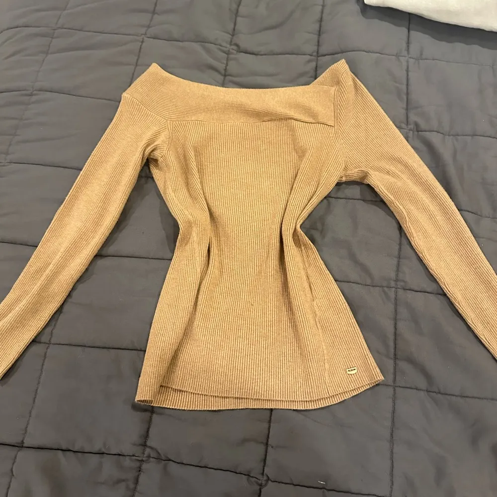 Donna Karan tan Ribbed Asymmetric Neck Sweater - Image 3