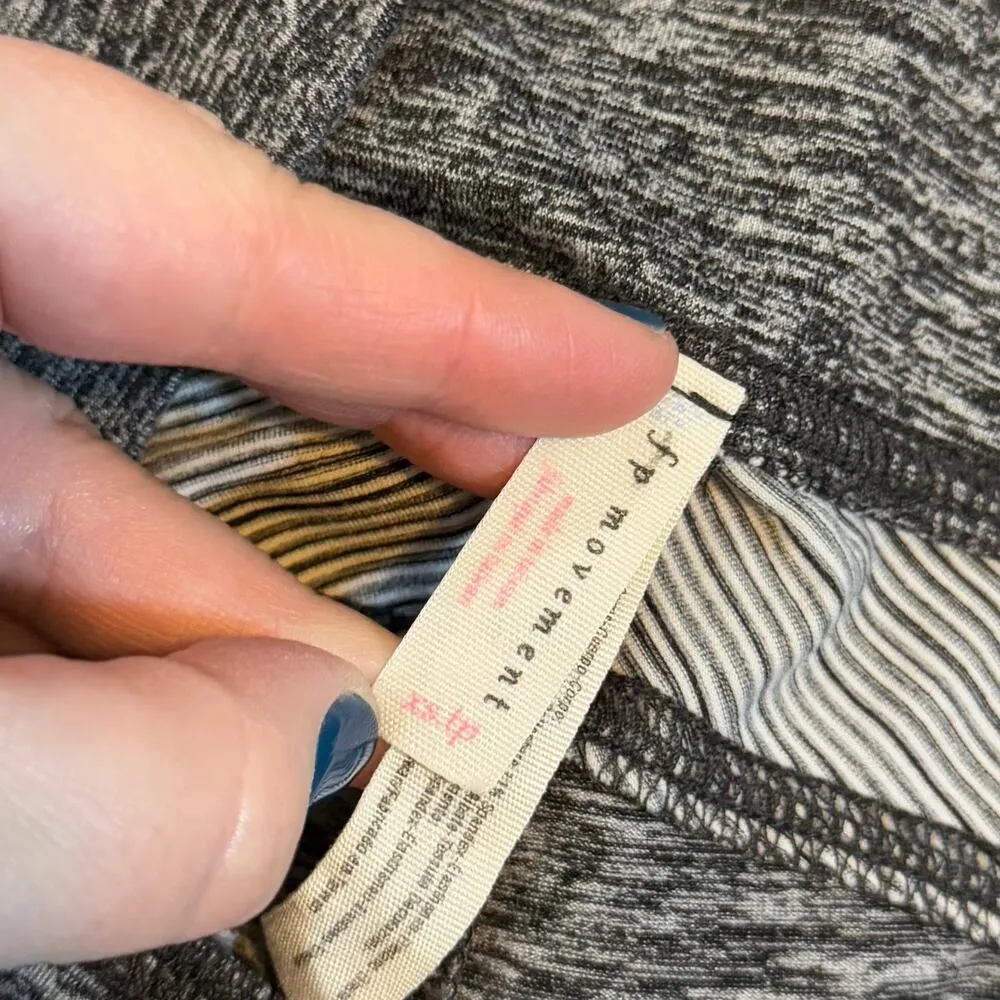 Free People Movement Women’s XS Heathered Gray Striped Monochrome Shorts - Image 6