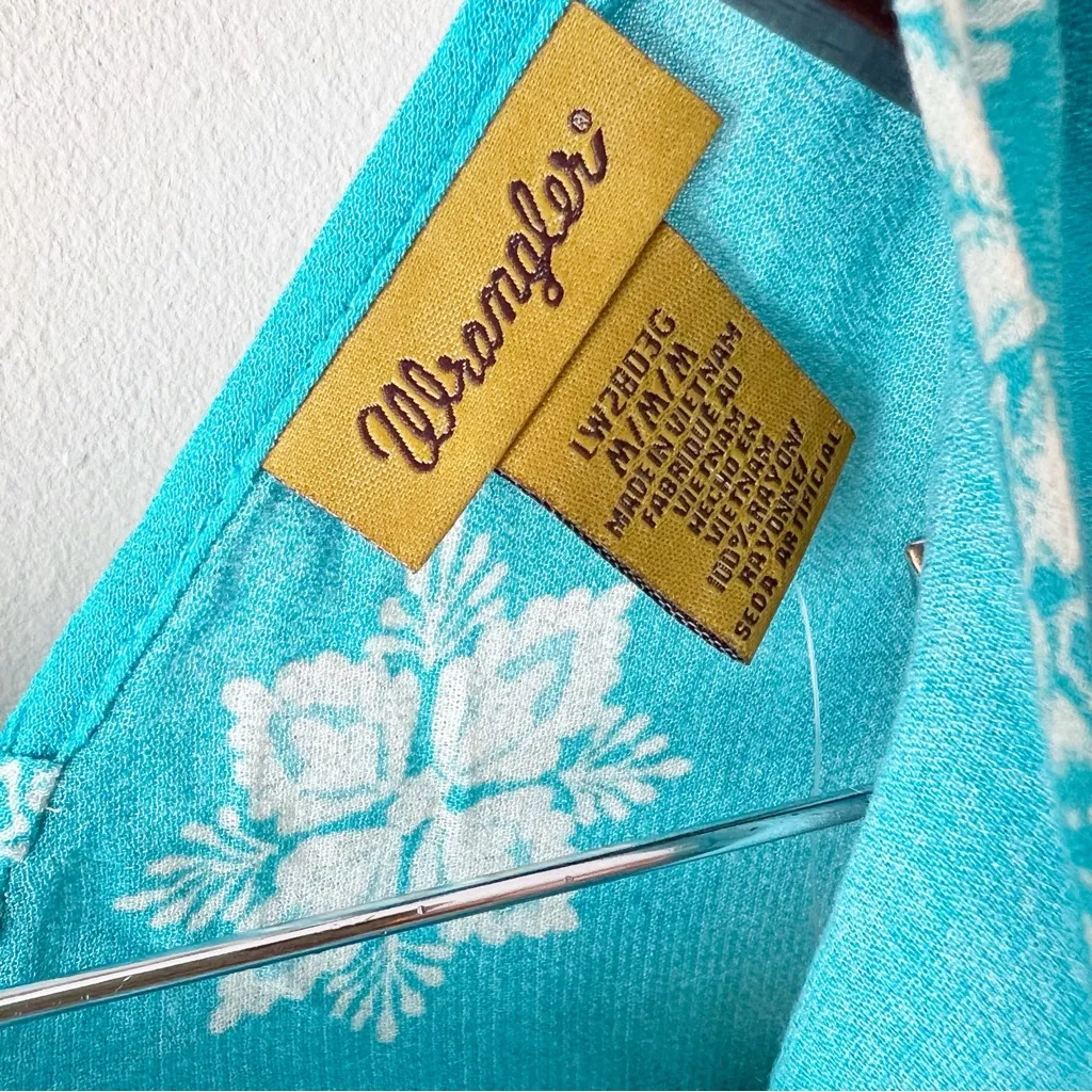 Wrangler Blue/White Floral Lace Up Back Tank Top Size Medium NEW Unlined Tunic - Image 5