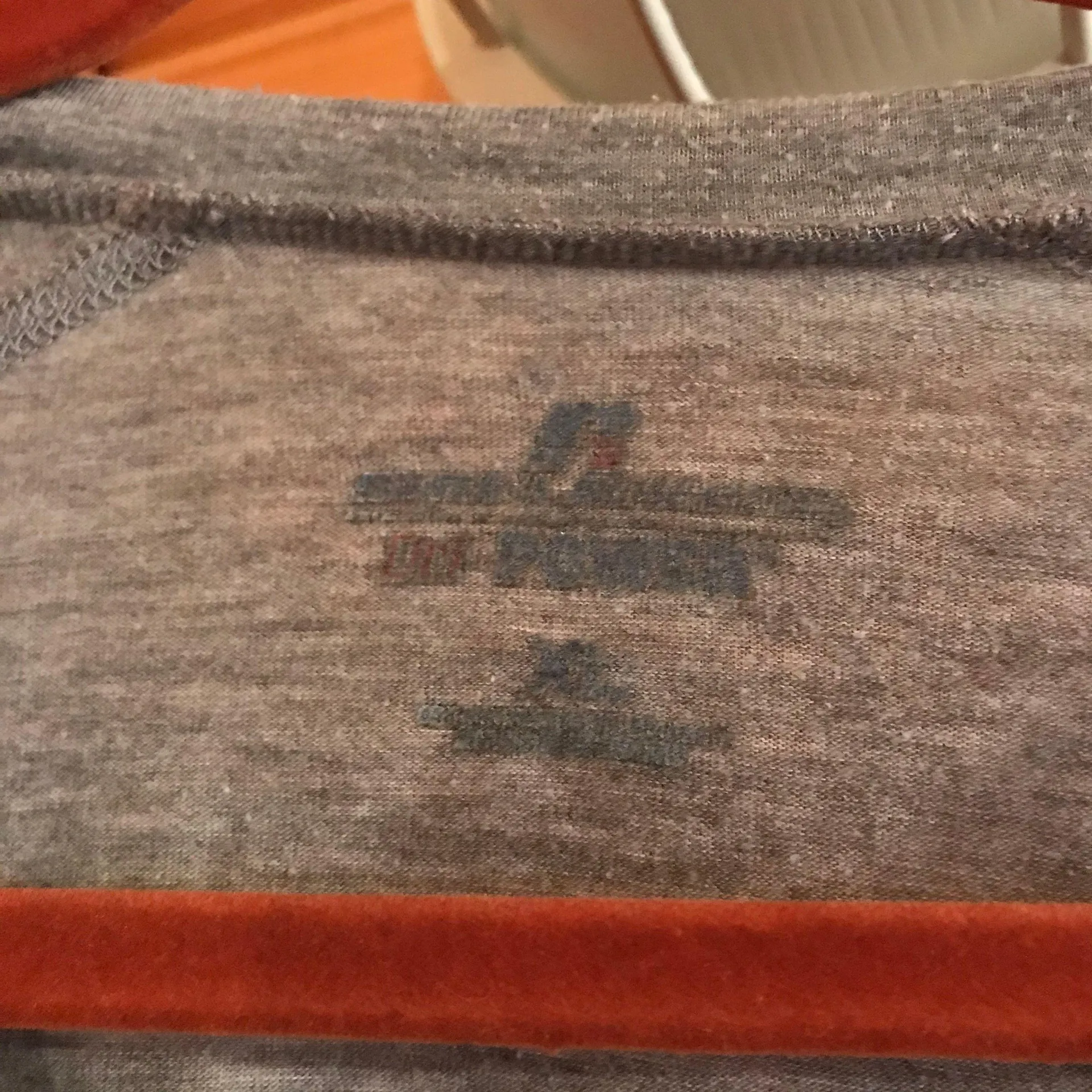 LIGHT GREY THIN  ATHLETICS LONG SLEEVE LOGO GRAPHIC TEE TOP - Image 3