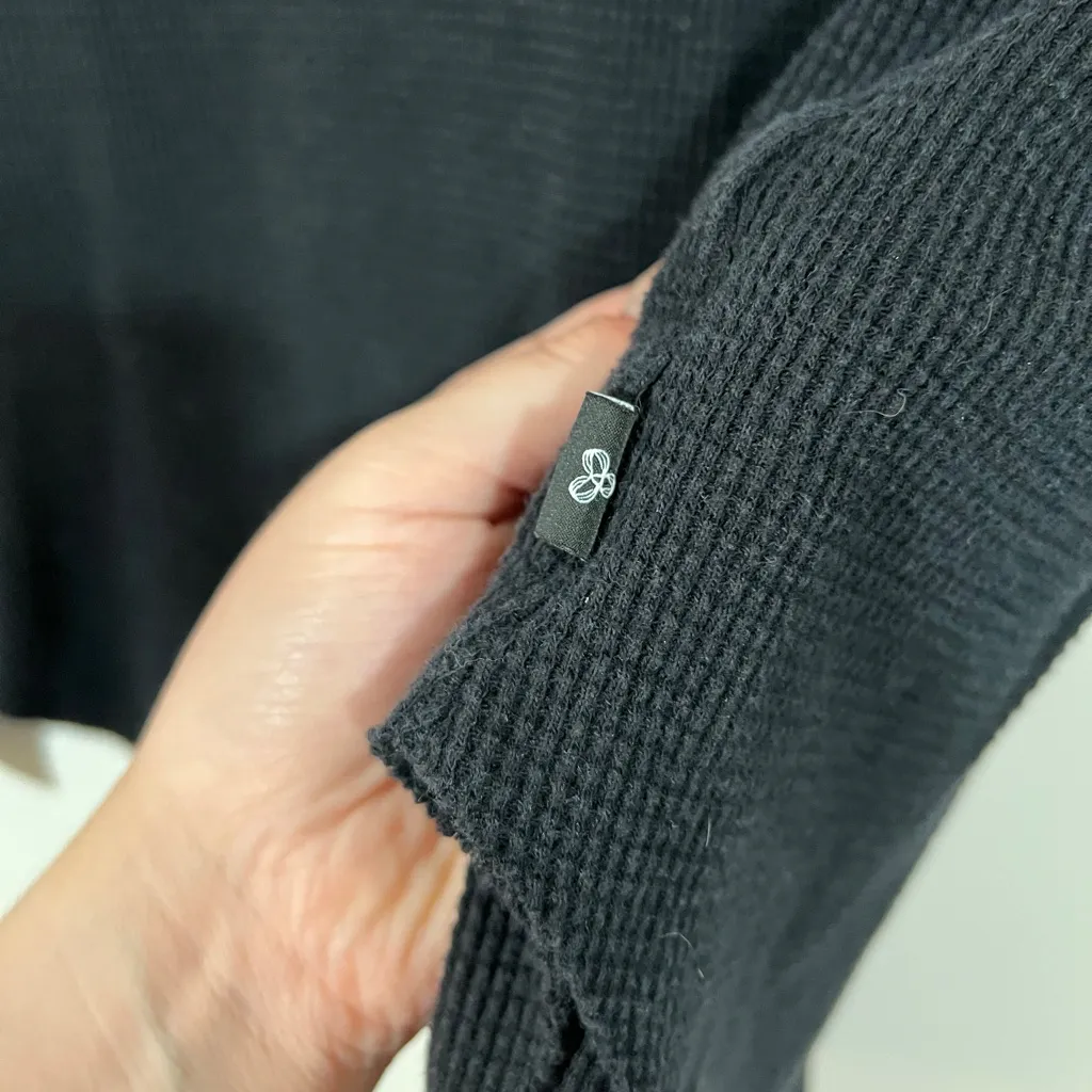 TNA Aritzia Waffle Knit Thermal Cowl Neck Long Sleeve Size Medium in Black - Image 8