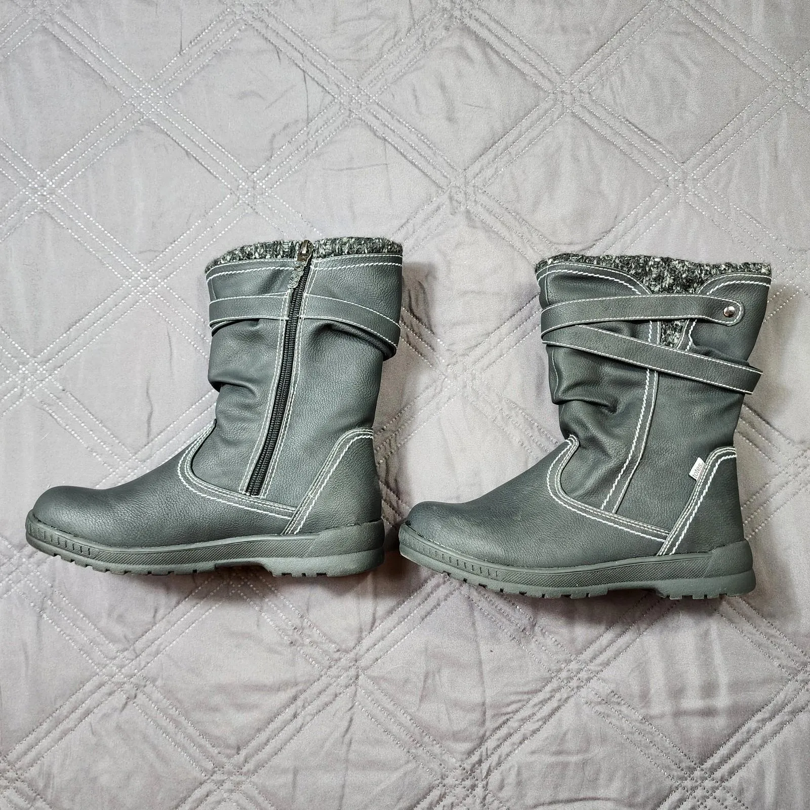 Totes Boots Women"s 6M Kappa Winter Gray Faux Leather Zip Faux Fur Round Toe Size 6 - Image 2