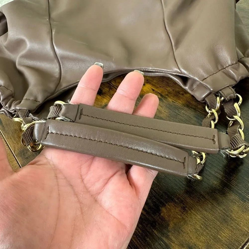 Ferragamo Vara Leather Shoulder Hobo Bag Beige W/ Certificate of Authenticity - Image 8