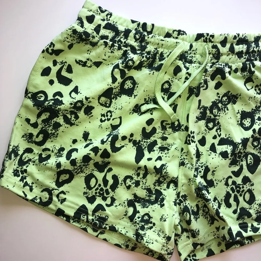 M Animal Graphic Shorts - Image 3