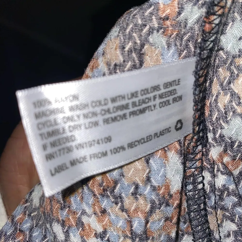 Knox Rose Long Sleeve Keyhole Tie Neck Peasant Top Blouse Abstract Print Boho M - Image 6