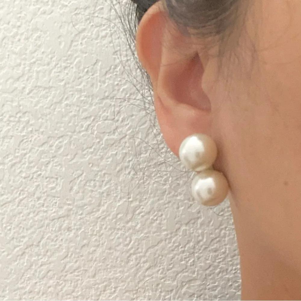 Vintage Japan Ivory White Double Faux Pearl Screw Back Non - Image 2