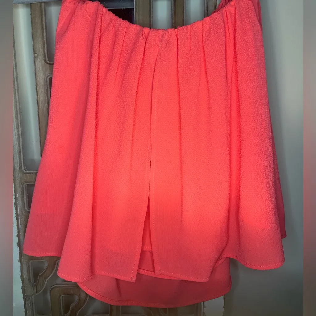 NWT Tyche Strapless Coral Blouse. Large. - Image 5