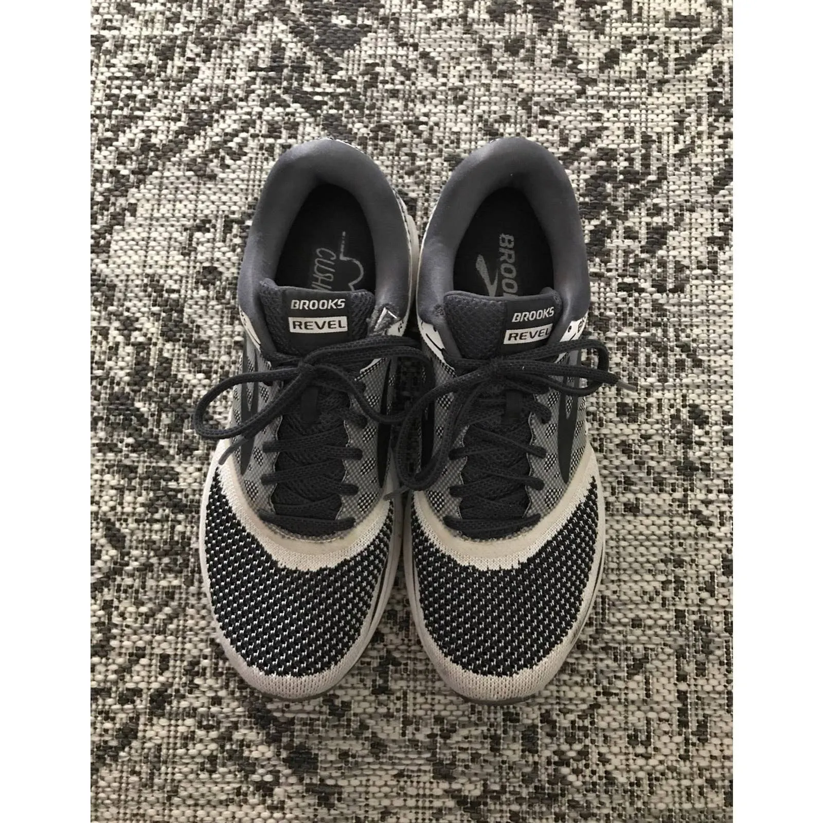 Brooks Revel‎ womens 11 - Image 2