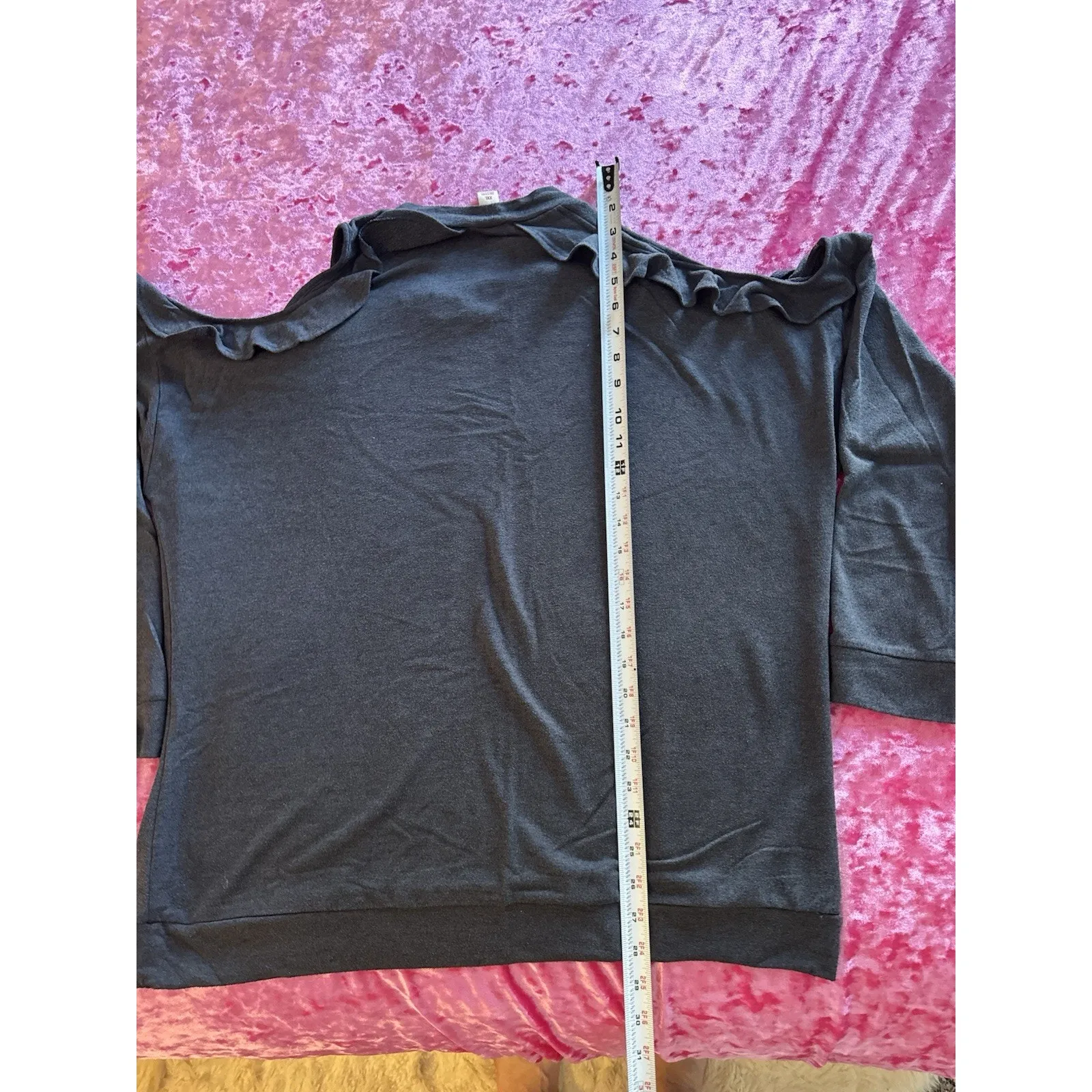 Women’s Mossimo Supply Co Gray Cold Shoulder Sweater Ruffle Cottagecore XXL - Image 4