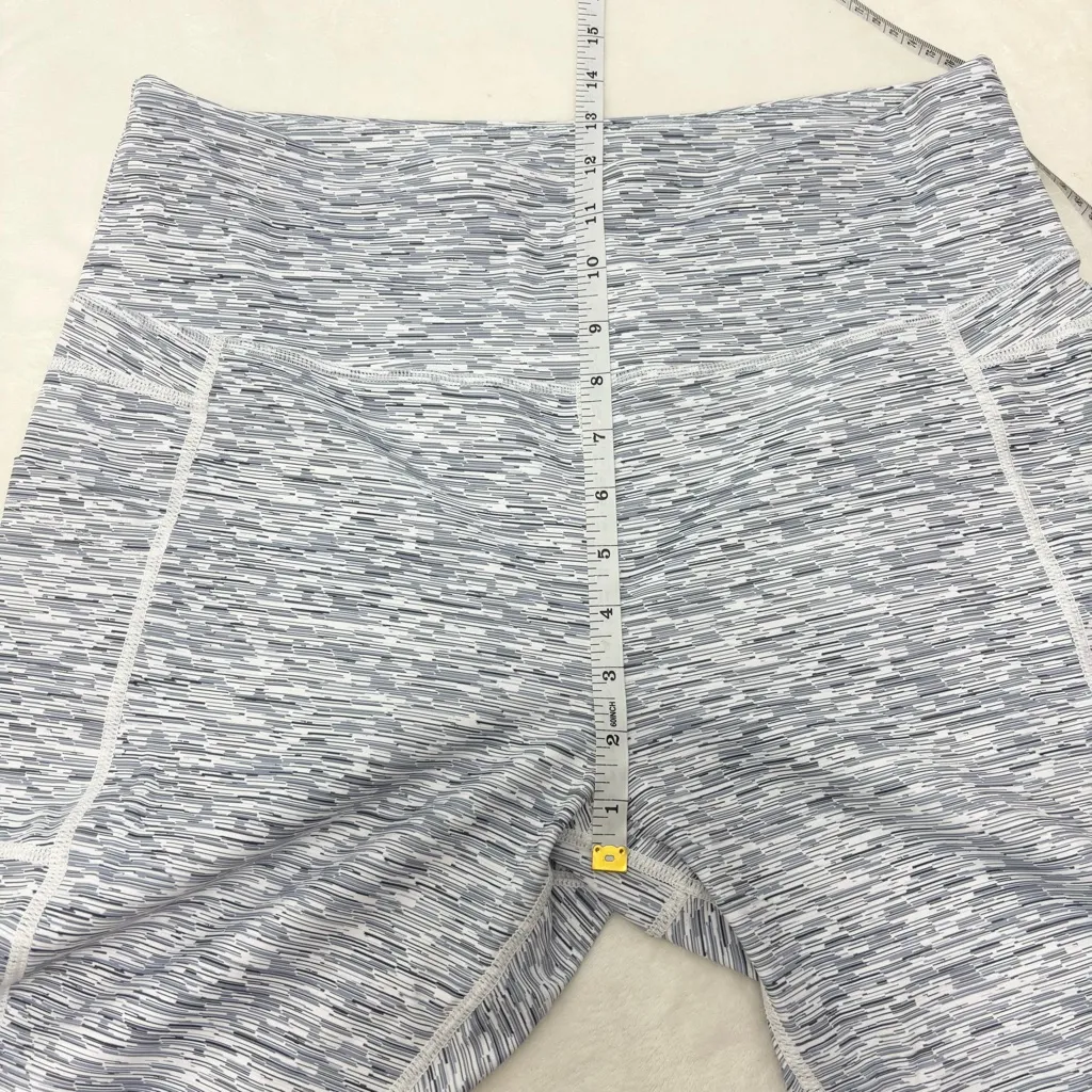 ZYIA Active Capri Monochrome Patterned Gray Leggings Size 16-18 - Image 7