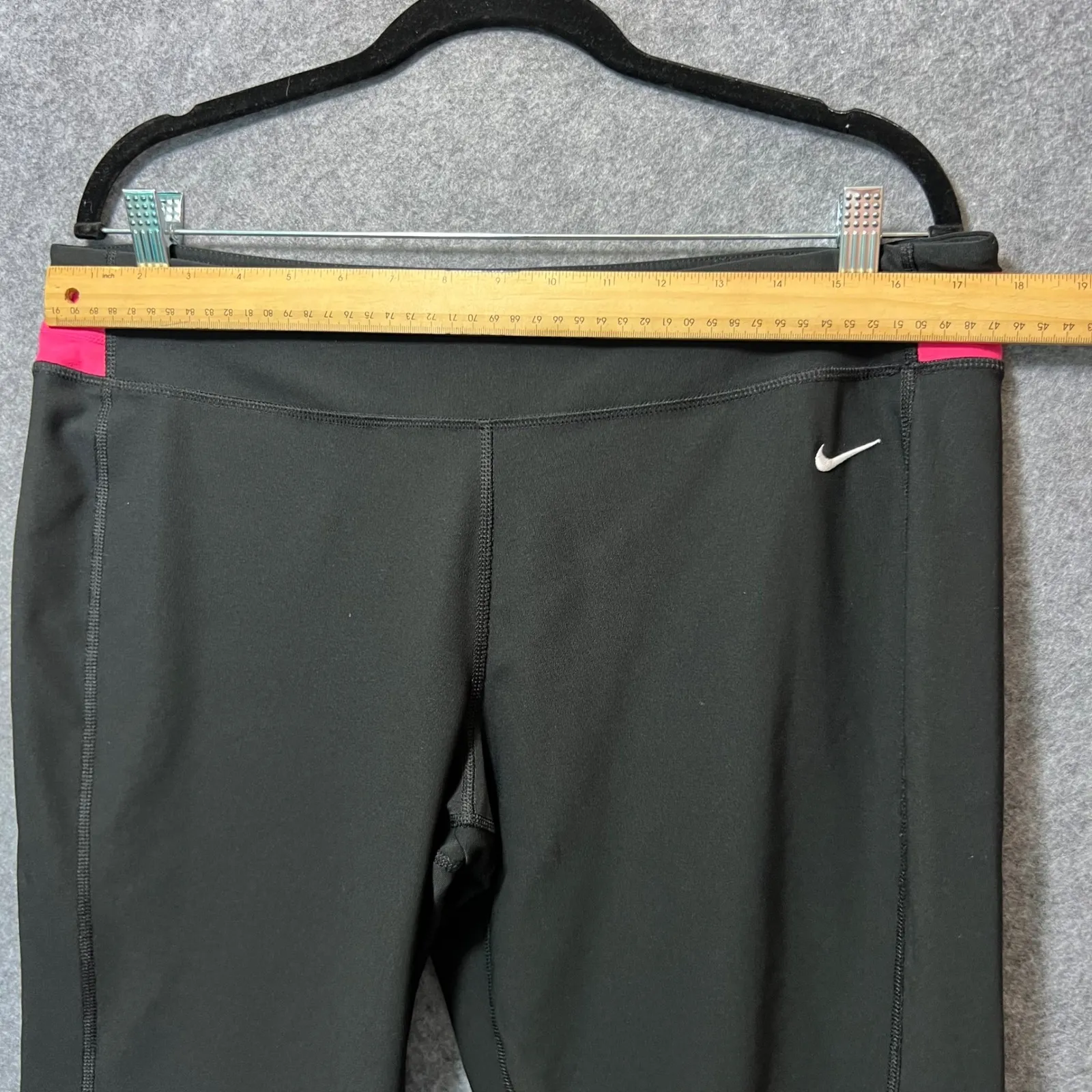 Nike DRI FIT‎ Capri Cropped Leggings Pink Waistband Black Athletic Pants FLAWED - Image 2
