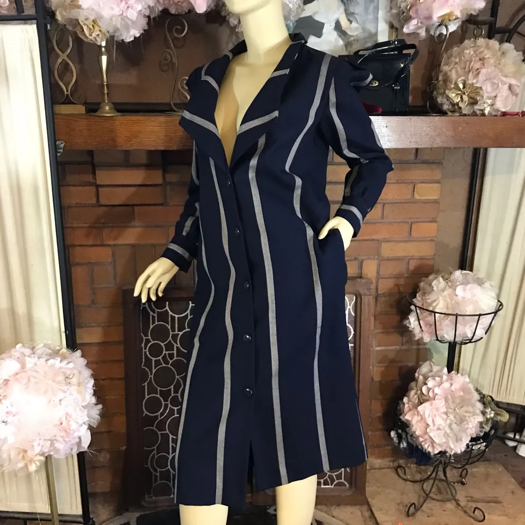 VINTAGE 1980'S NAVY AND GRAY CHETTA B STRIPED BUTTON FRONT JACKET DRESS (6) - Image 6