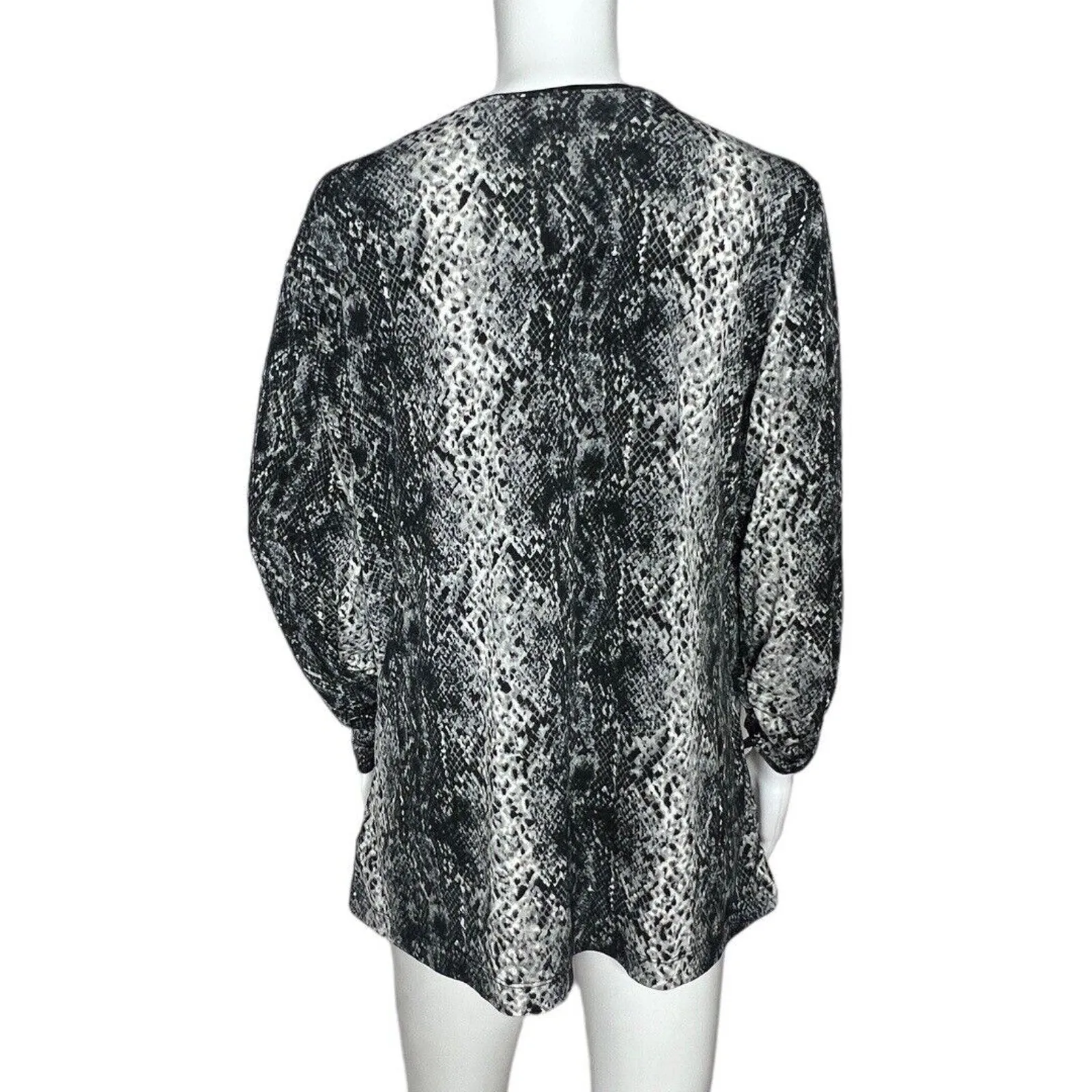 Susan Graver Shirt Womens Large Gray Black Snake Print‎ Surplice Edgy Rocker - Image 4