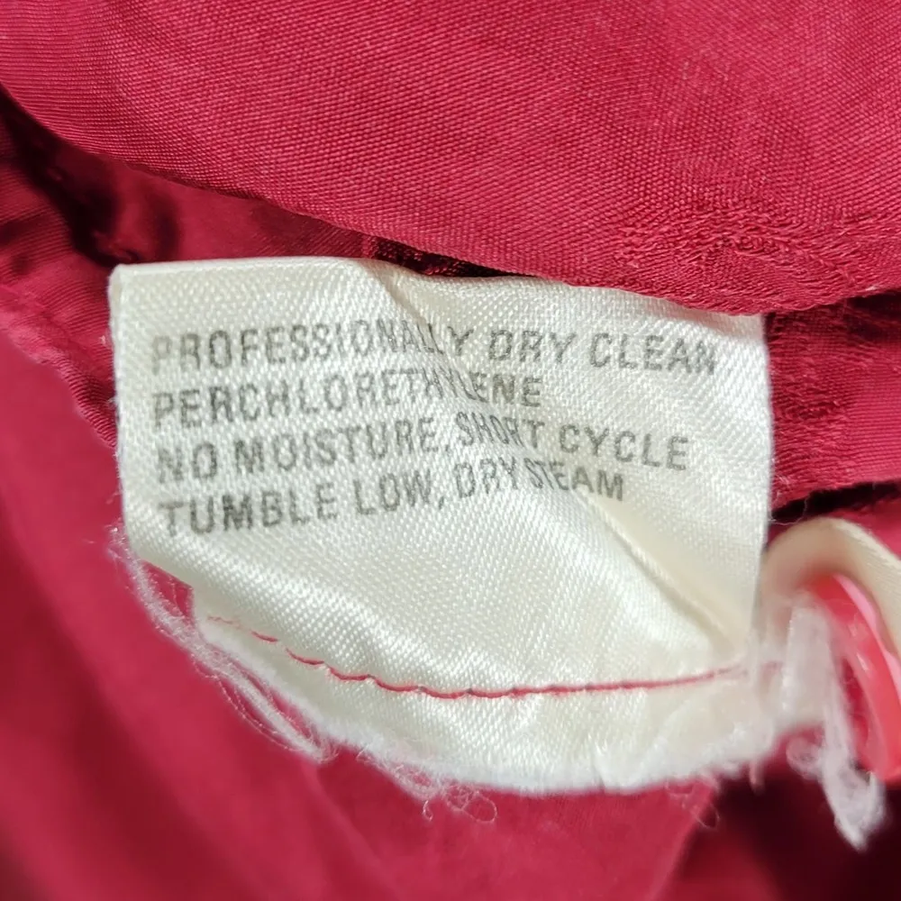 Vintage Royal Silk Womens Shirt 8 Red Button Down Embroidered Floral - Image 9