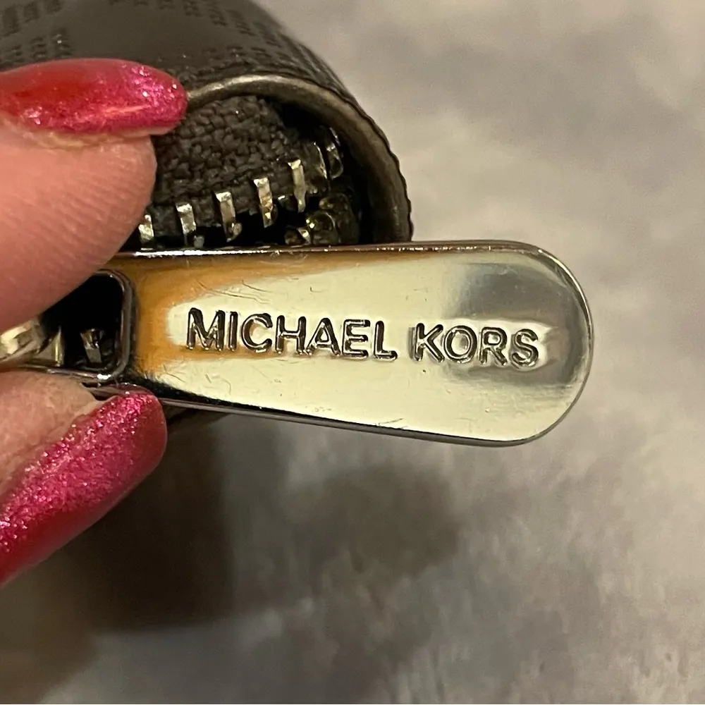 Pewter Grey Mirror Metallic Leather MK Signature Zip Around Wallet - Image 4