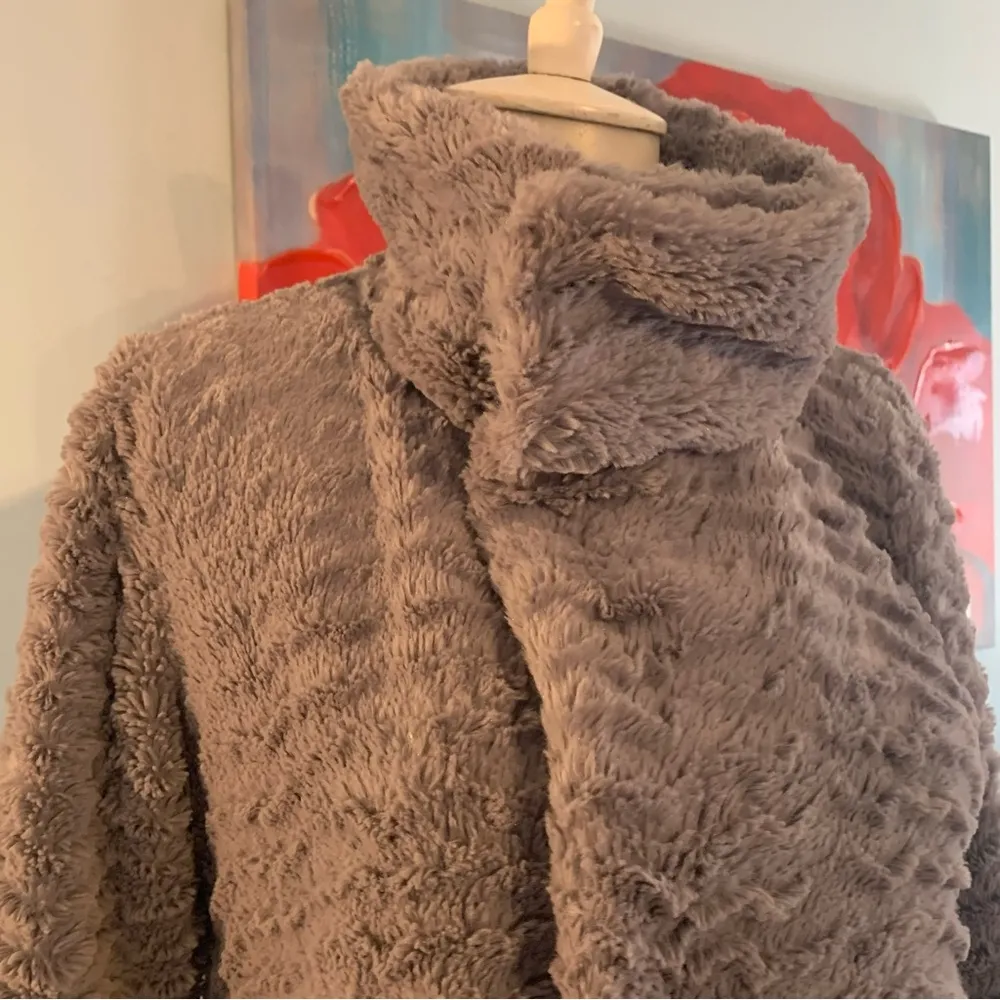 Patagonia Pelage Jacket Women Size XS Gray Fleece Faux Fur Full Zip Fuzzy w Snap - Image 2