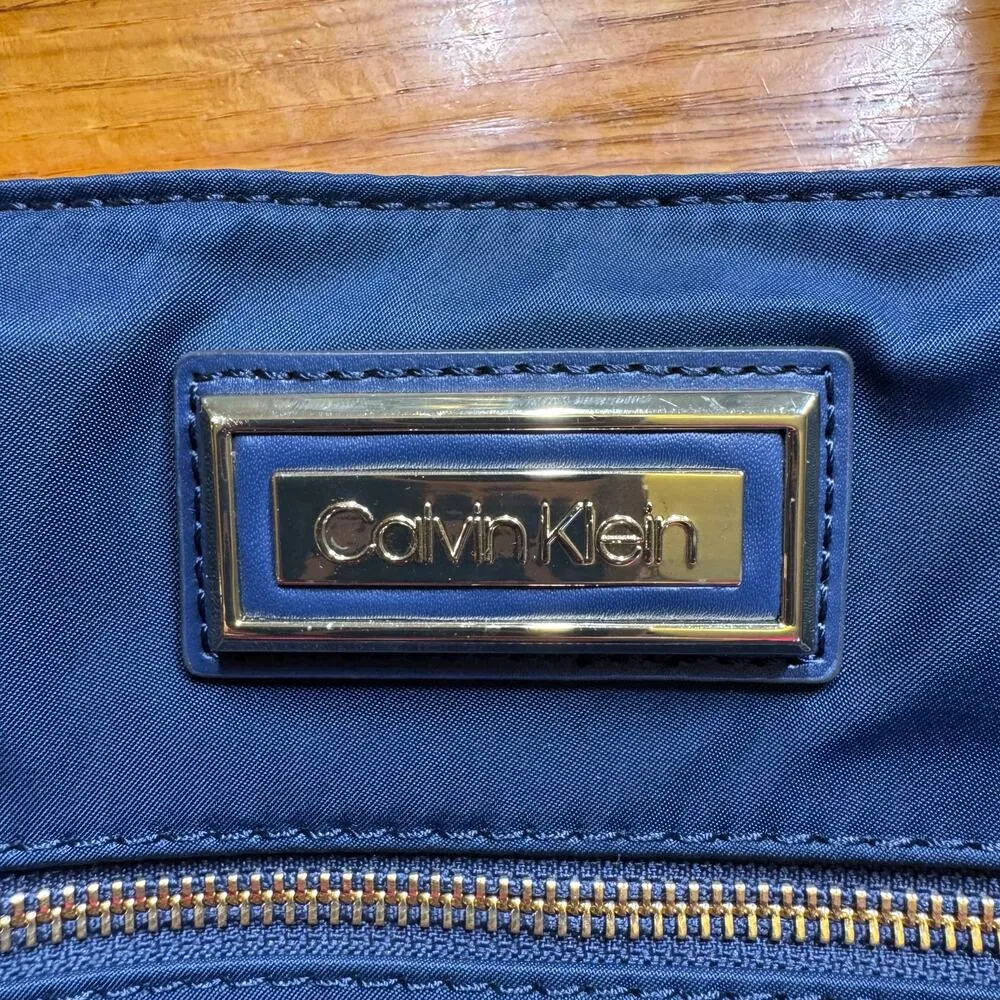 Calvin Klein Belfast Nylon Organizational Buckle Tote in Navy Blue EUC Clean - Image 4