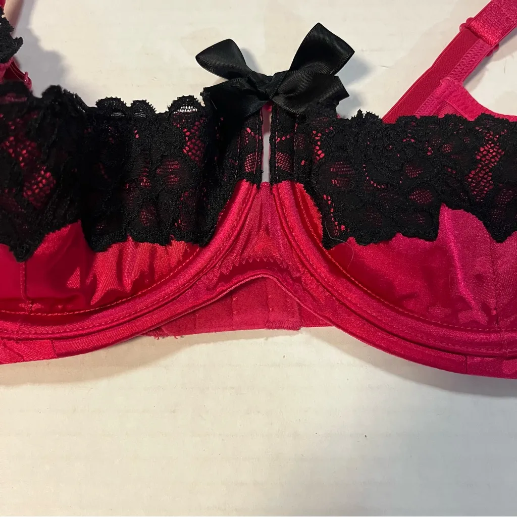 Cacique Bra Hot Pink w/ Black Lace & Bows Balconette Bra Sz 42D EUC Valentines! - Image 2