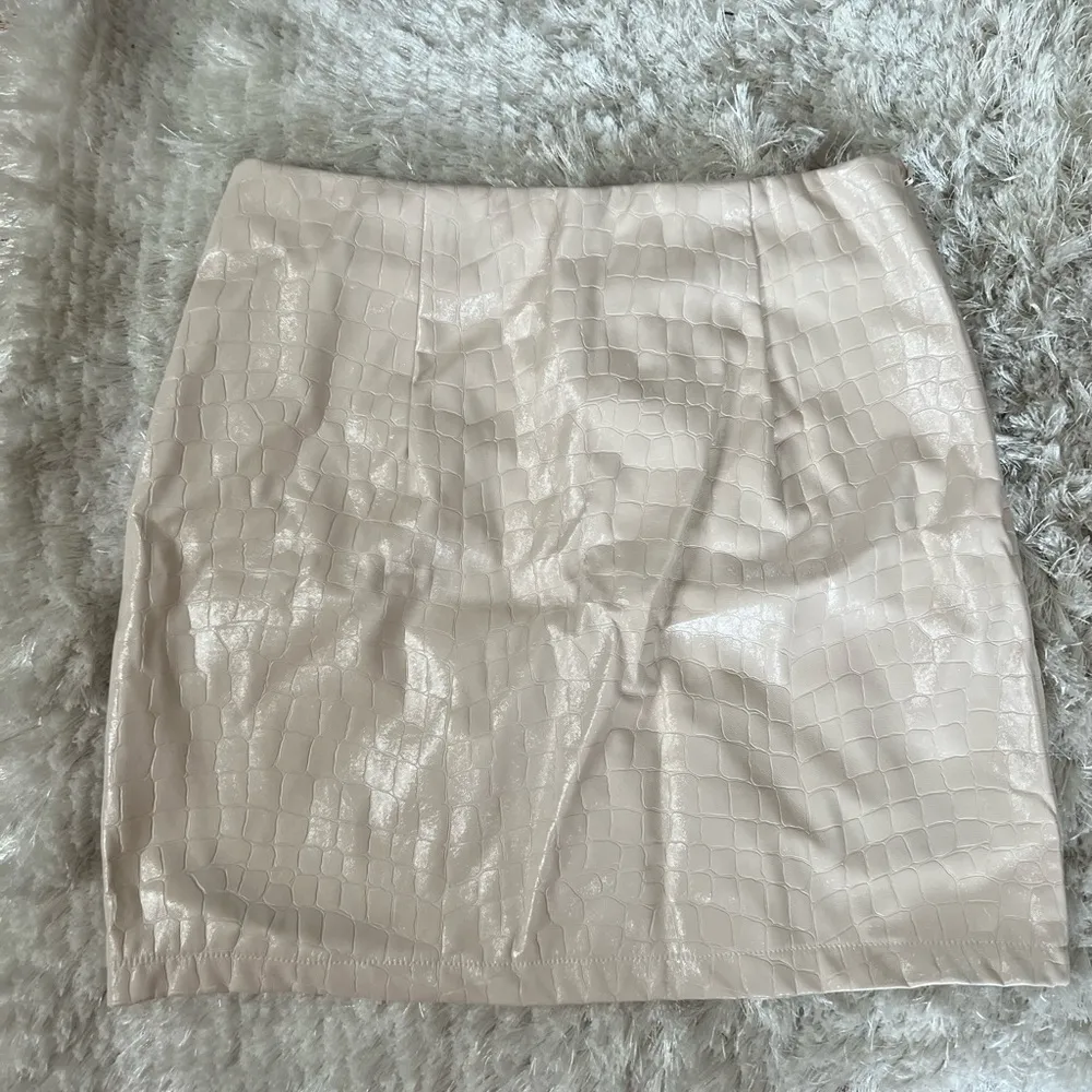 Cream leather skirt - Image 2