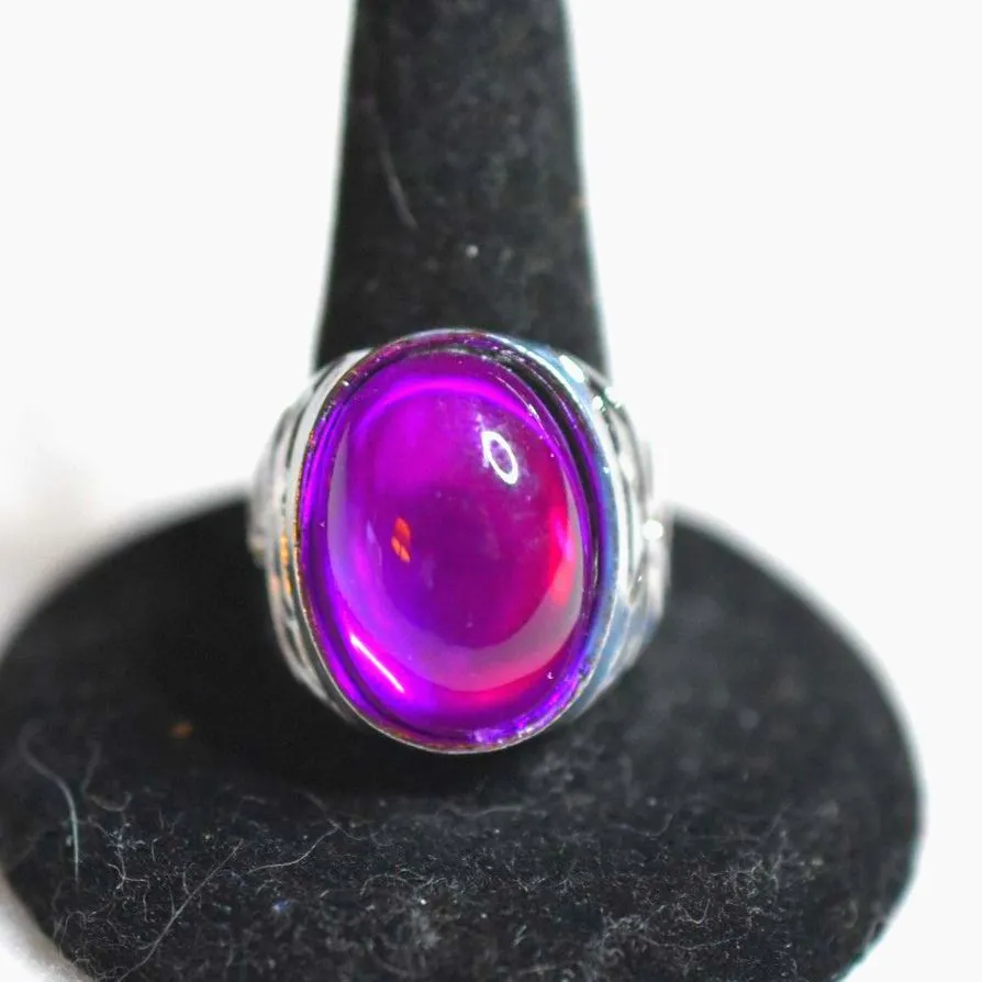 Exciting Deep Purple Smooth Glass Stone Silver Tone Etched Band Size 11 Ring - Image 2