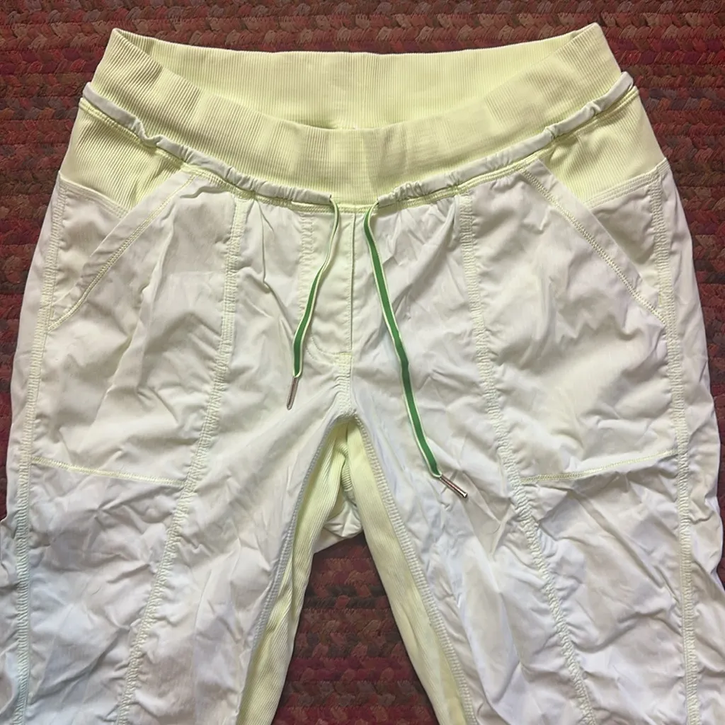 LULULEMON RETRO FADED ZAP GREEN DANCE STREET TO STUDIO CROP PANTS - Image 2