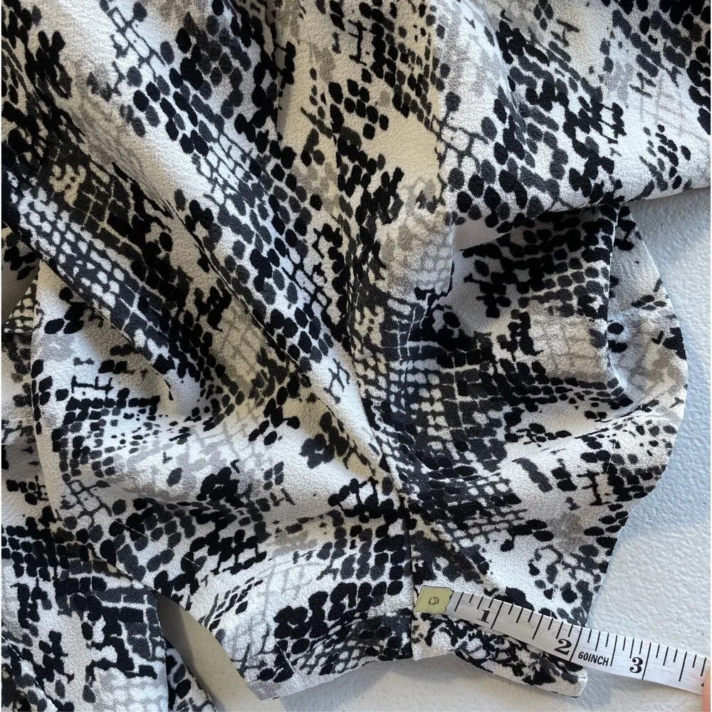 Mudpie Women's Romper Black white Snake Print Size S Bell Sleeves Elastic Waist - Image 12