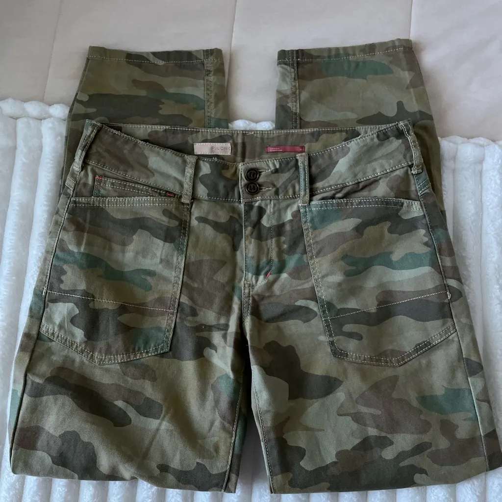 Anthropologie Pilcro The Wanderer low rise Camouflage Cargo Pants - Image 2