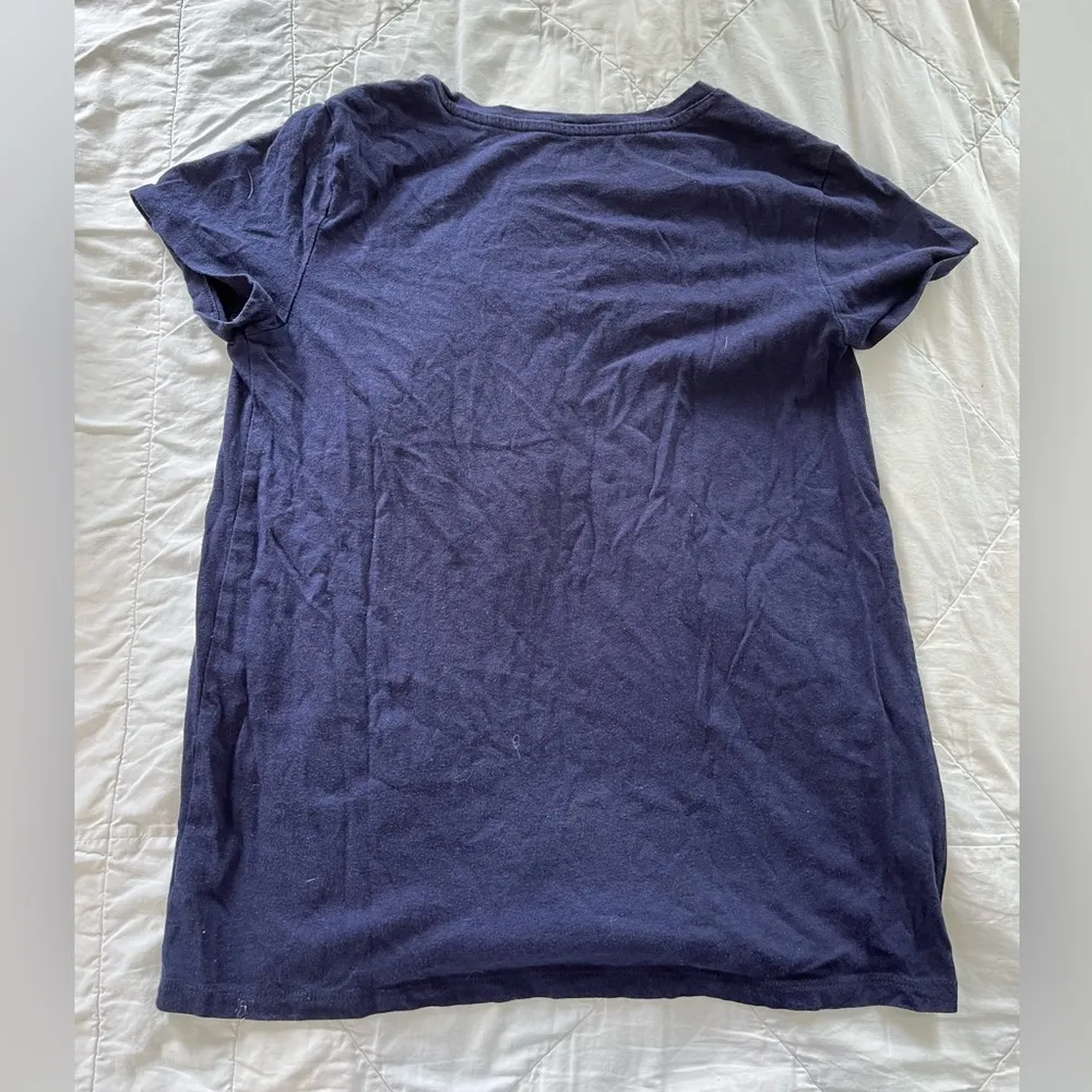 GAP: navy blue V neck T shirt - Image 7