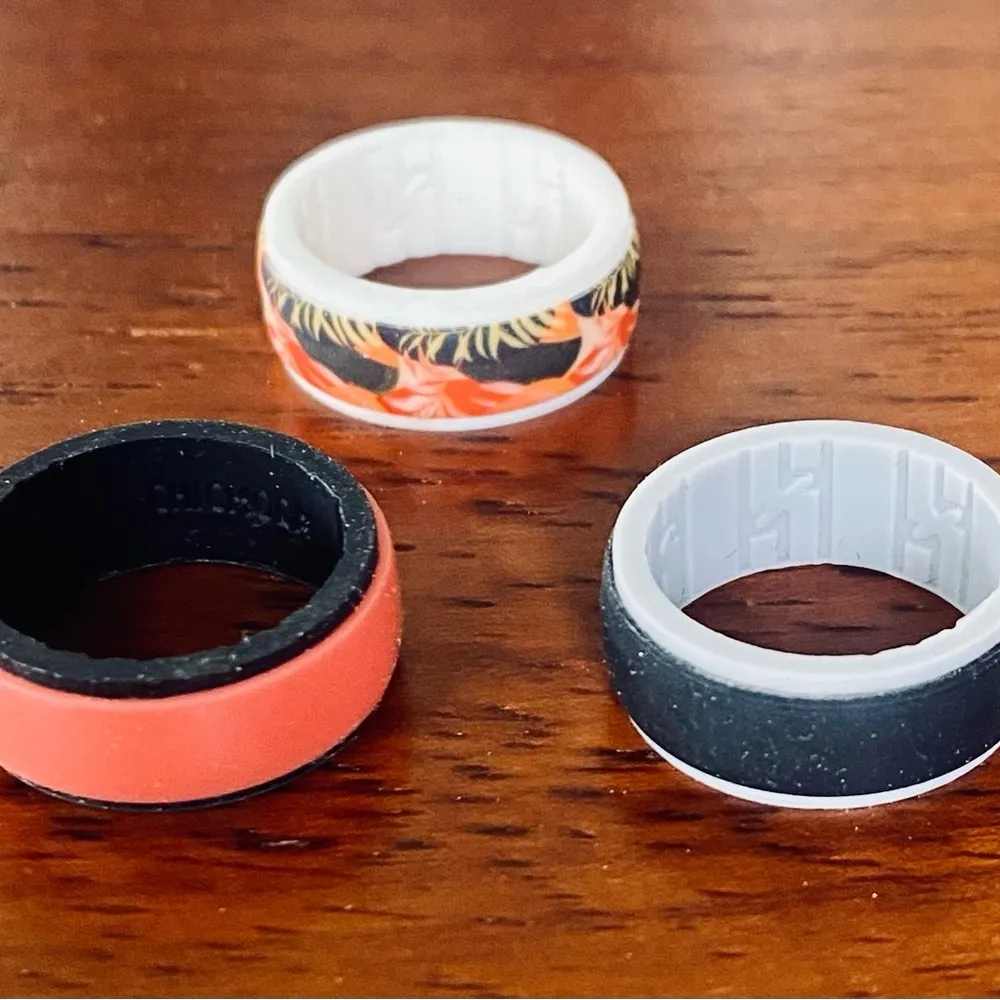 Set of 3 Silicone Rings Black - Image 2
