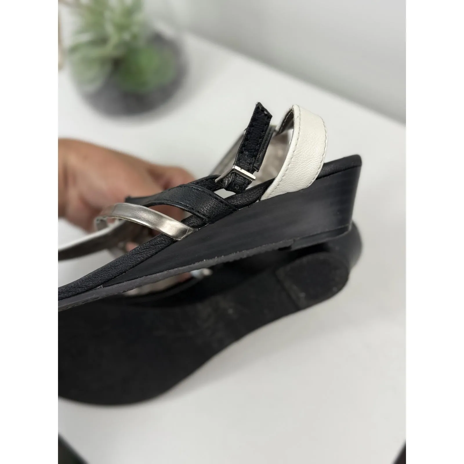 EXPRESS Cute  Sandals Size 7 - Image 4