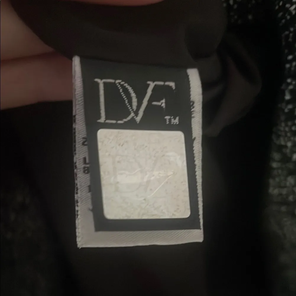 Diane Von Furstenberg Women 2 Black & Grey Sleeveless Intricate Lace Print Dress - Image 3