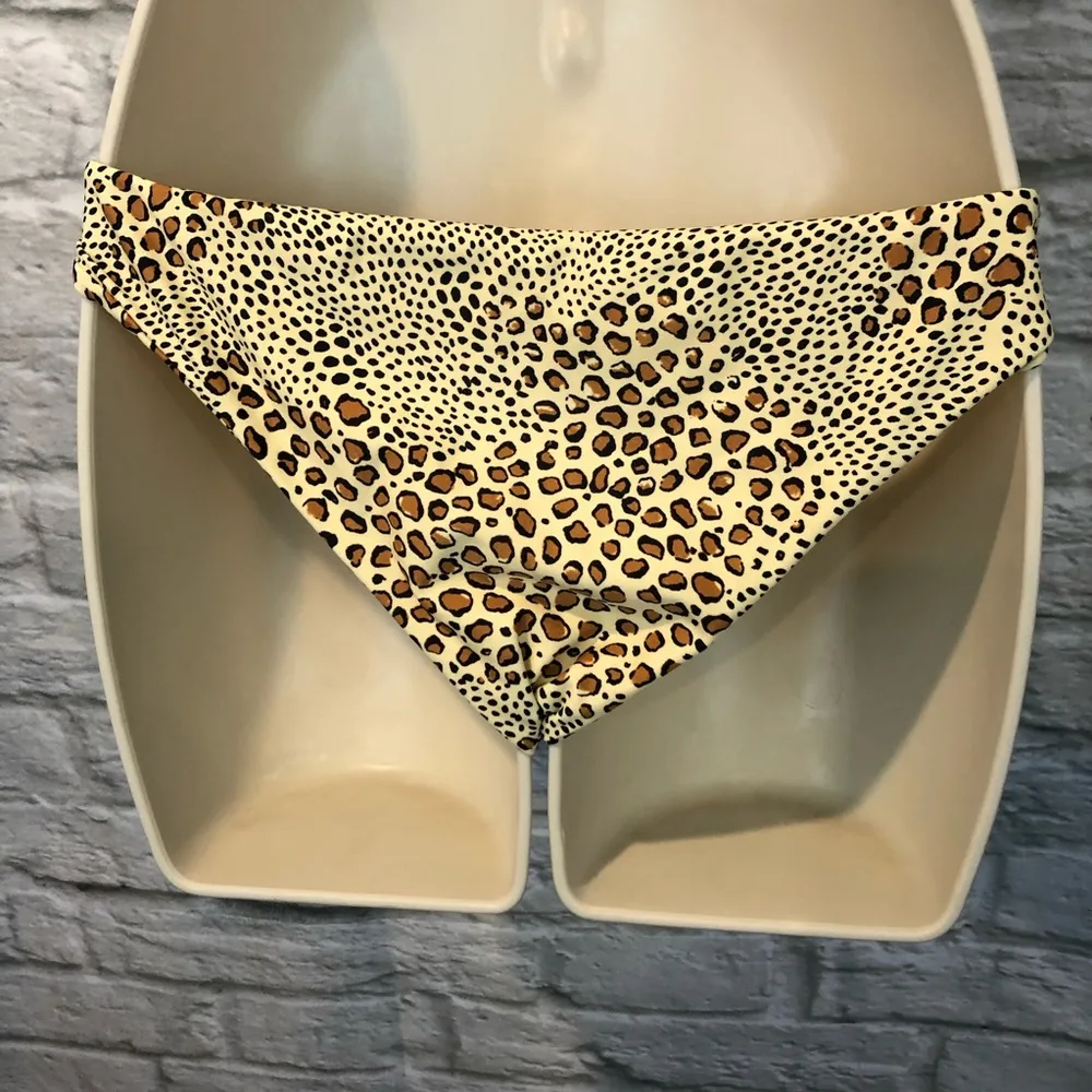 NWT Amuse Society Rory Cheek Valen Triangle Bikini - Image 15