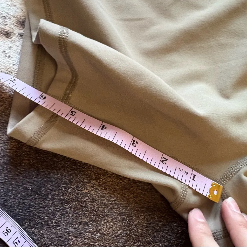 SET ACTIVE Airluxe Breathe Parke Shorts In Tan Size Small - Image 8