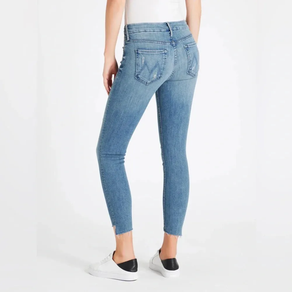Mother Denim Looker Step Ankle Fray Jeans in Where There's Smoke Blue Size 30 - Image 2