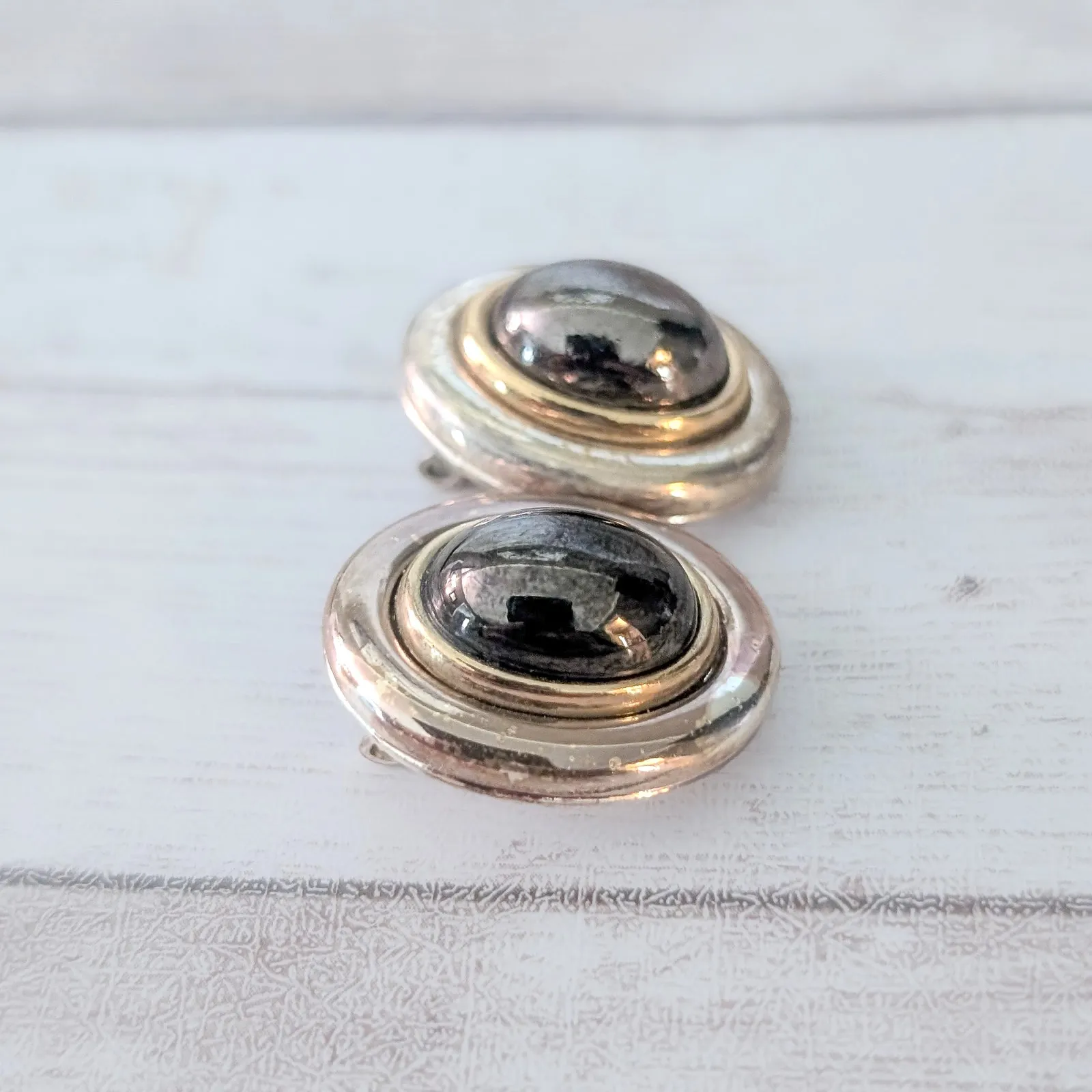 Vintage Liz Claiborne Clip On Earrings Multi Tone - Tarnished - Image 4