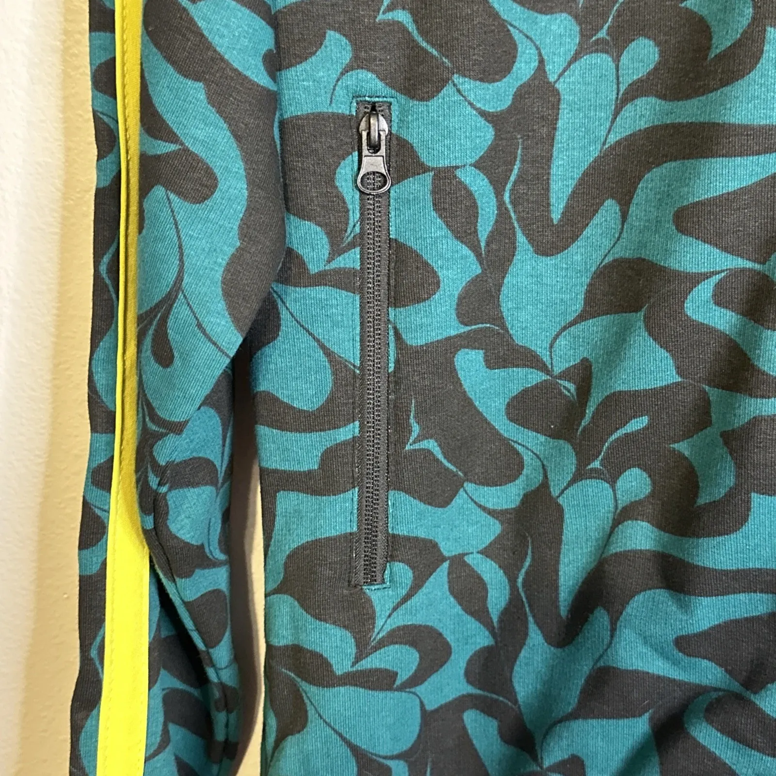 VEVO Active Zip Up Jacket Made In Egypt Womens Small Green Black Pockets Sporty - Image 4