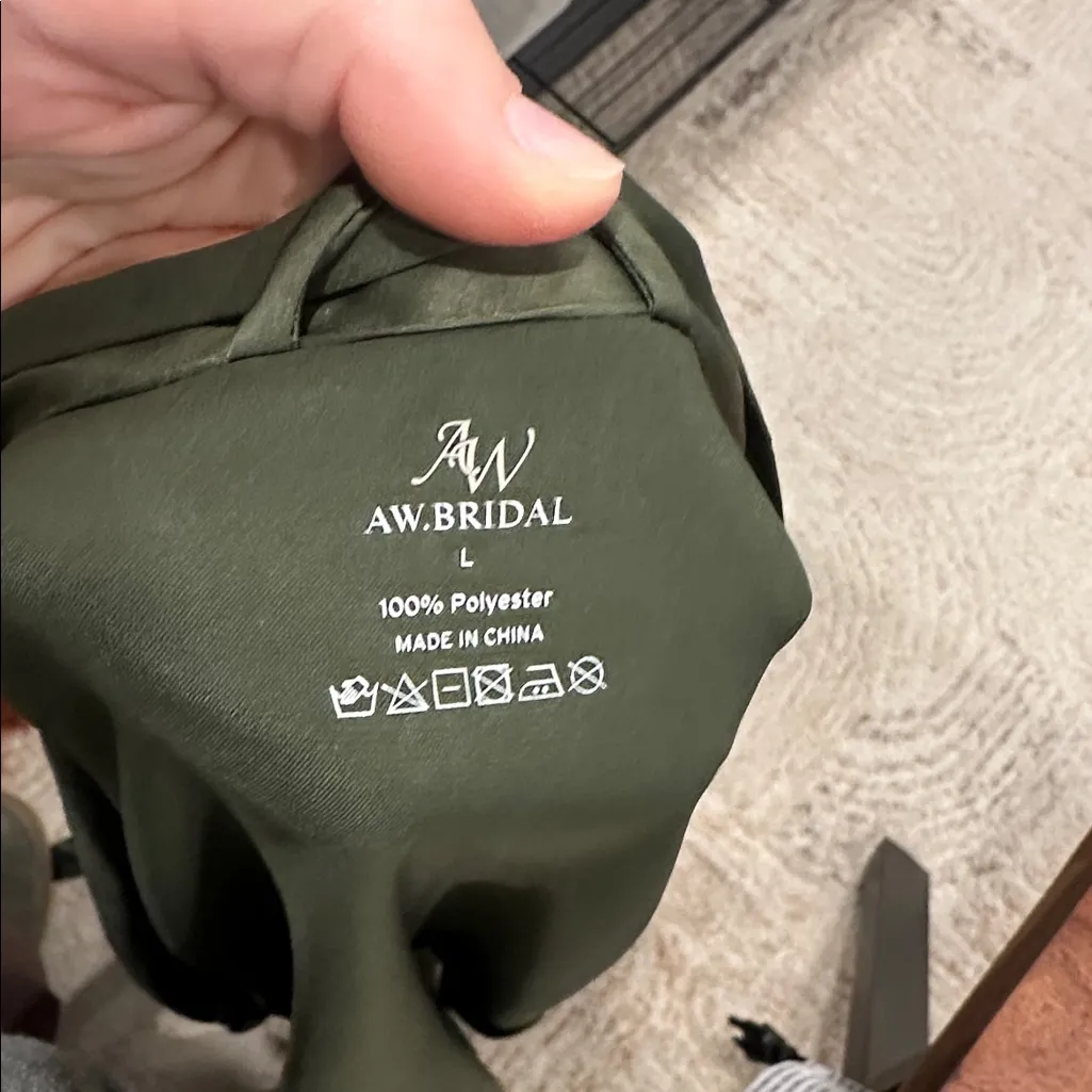 Elegant Olive Green Women's Satin Robe Size L - Image 5