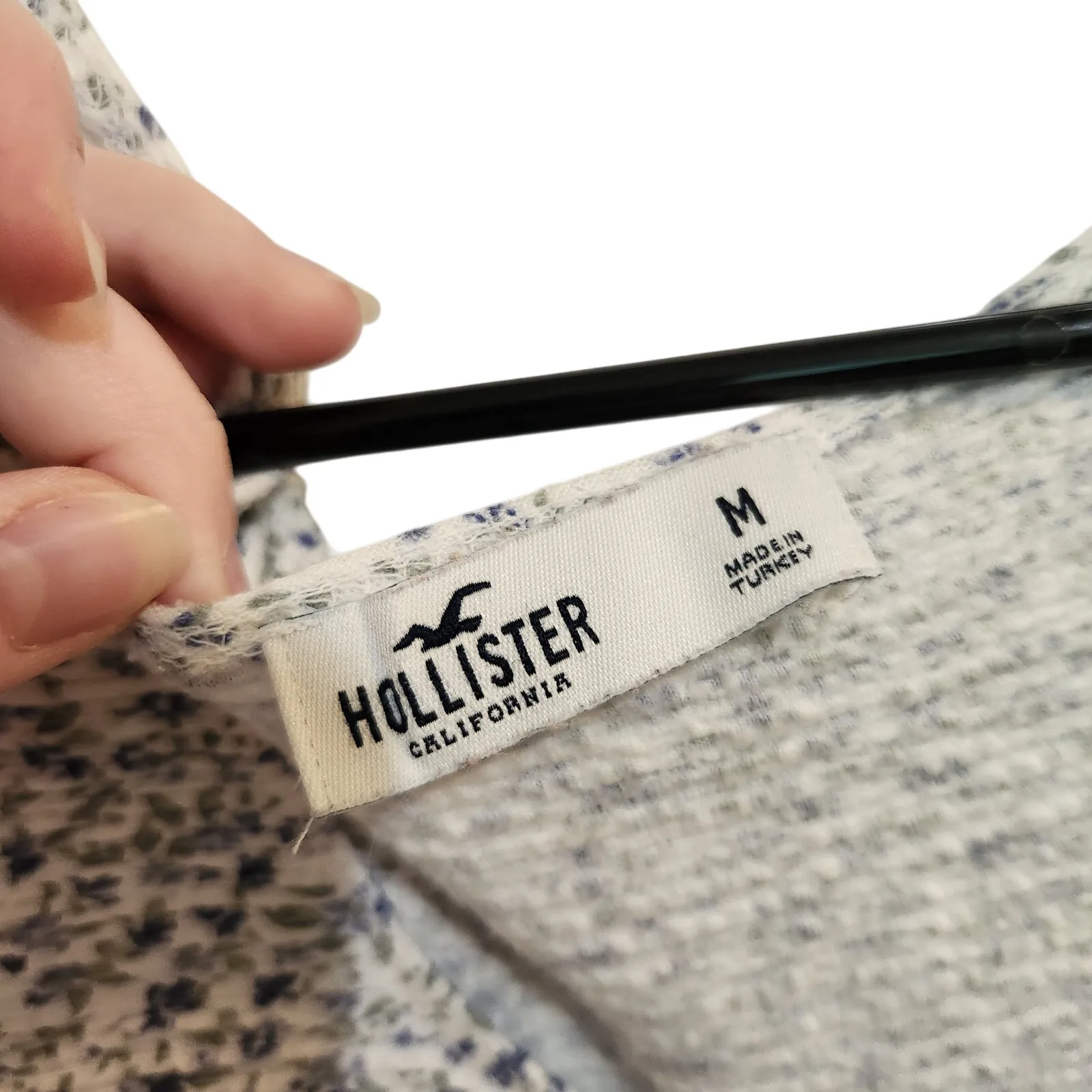 Hollister Blue Floral Rib Knit Short Sleeve Ruched Front Crop Top Chic Medium - Image 4