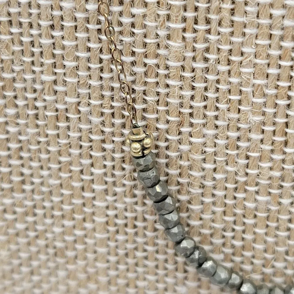 Women's Necklace 18" Jewelry Accessories Simple Gold Tone Curved Beaded Pendant - Image 7