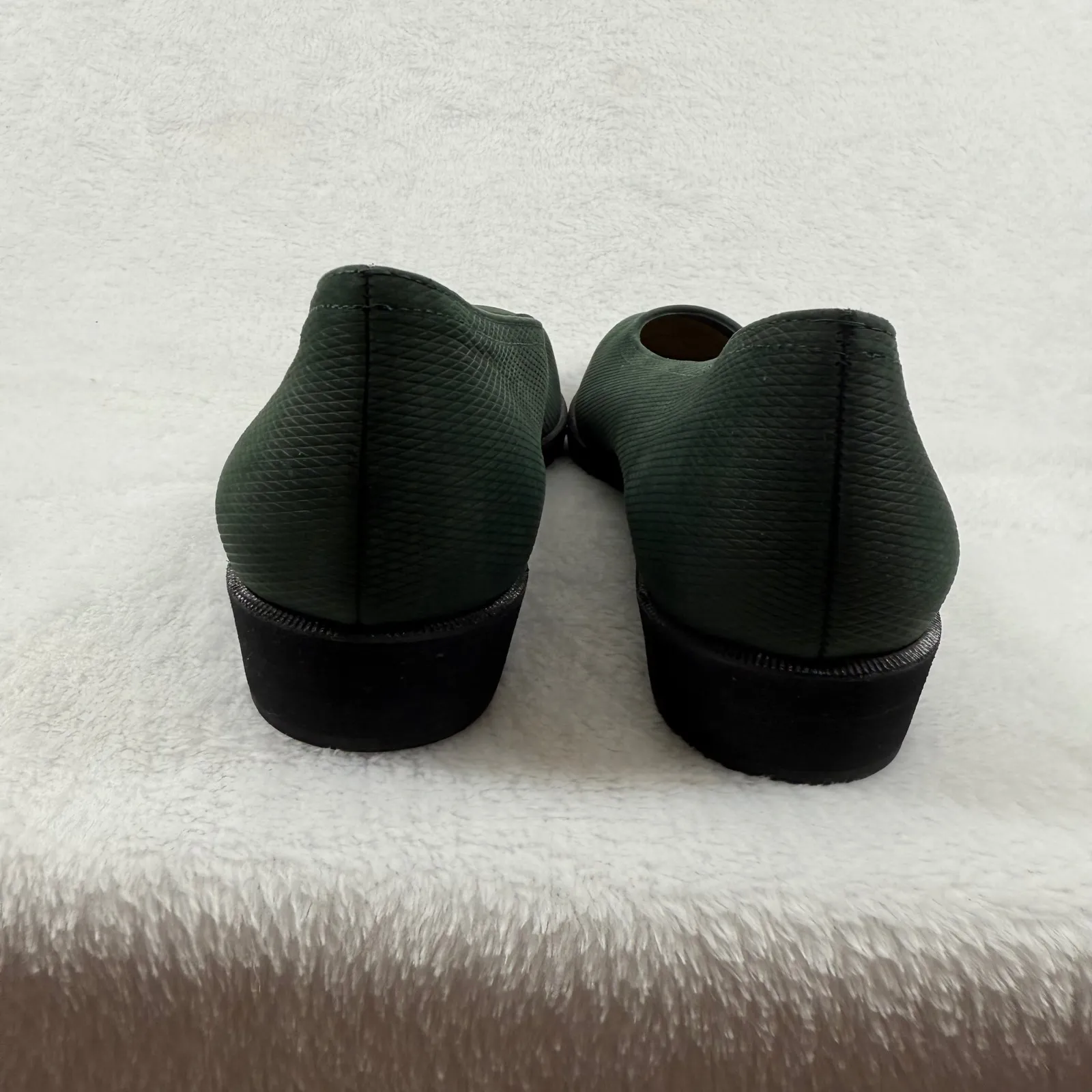 Salvatore Ferragamo Boutique Green Leather Flats Loafers Size‎ 9 2A READ - Image 8