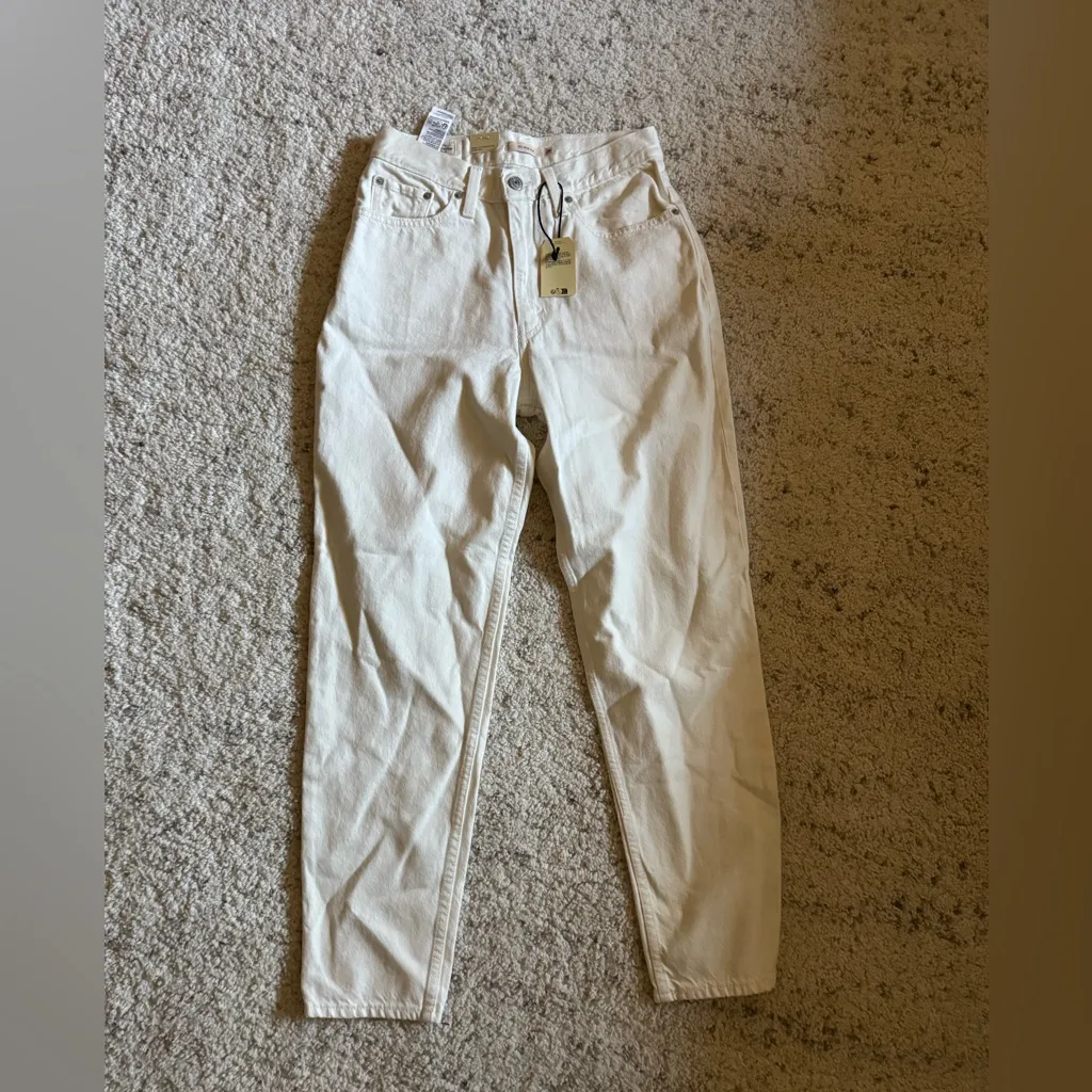Levi’s Premium 80s Mom Jeans Size 28 Tinted on Neutral NEW with tags - Image 4